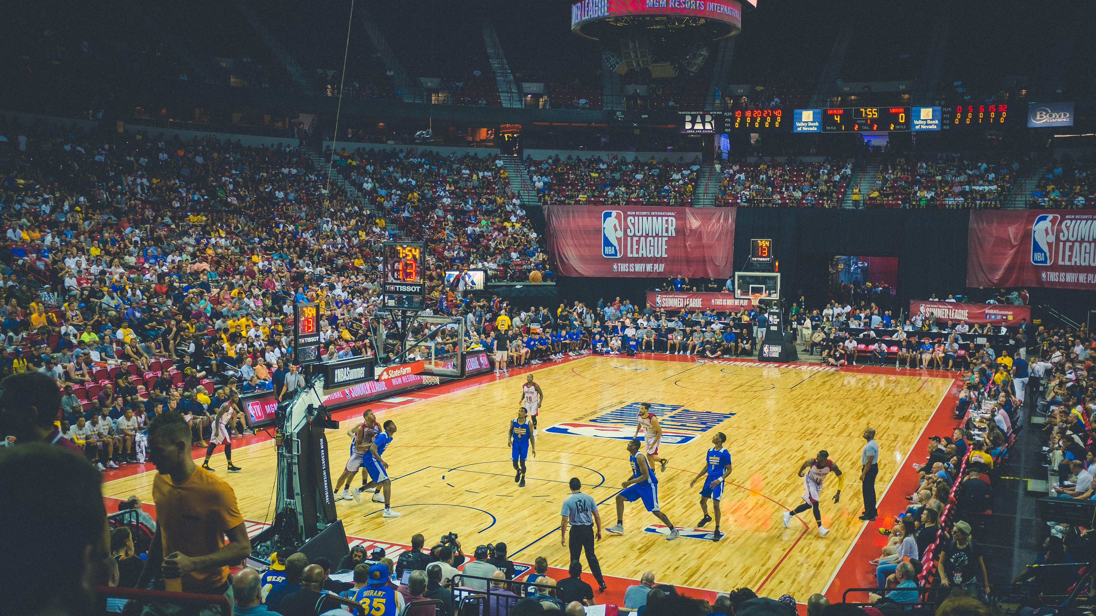 世界杯后：乐高版世界杯场景拼搭教程走红 大人小孩争相复刻经典时刻