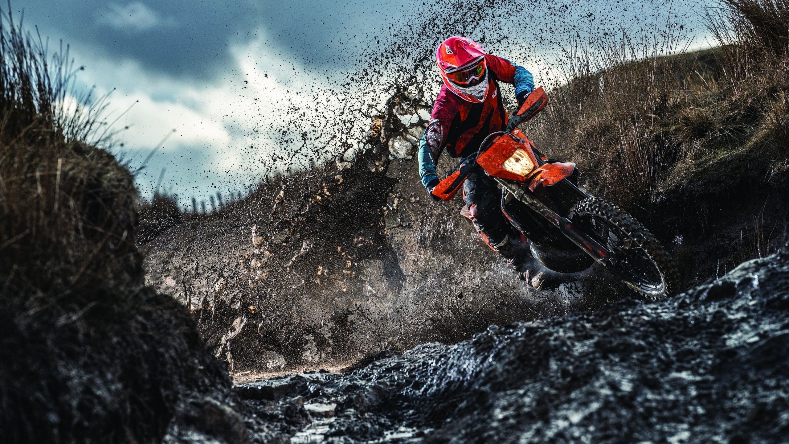 世界杯亚洲区预选赛：中国3比0击败越南 年轻前锋戴帽一战封神